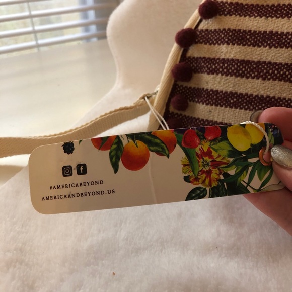 FINAL SALE- LEAVING CLOSET-NO FURTHER DISCOUNTS - Picture 3 of 8